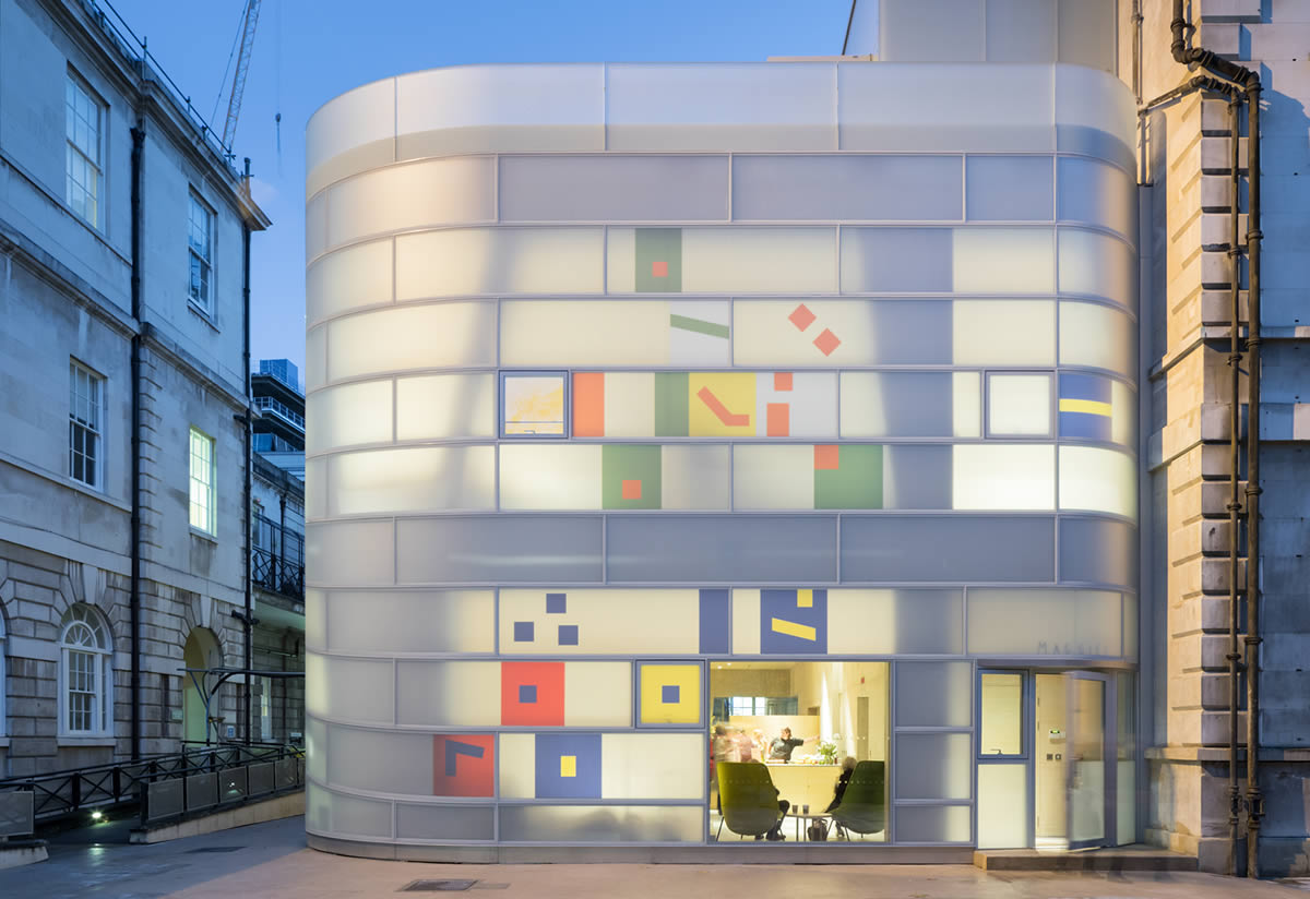 Maggie's Centre Barts by Steven Holl Architects - photo by Iwan Baan