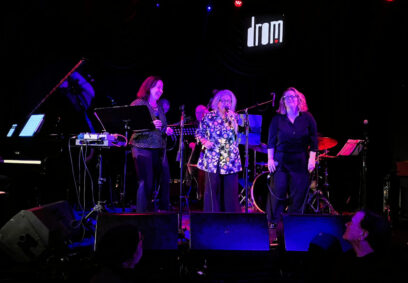 22 Vocal Gumbo with (l-r) Lauren Kinhan, Janis Siegel & Amy Cervini (Cliff Pearson)