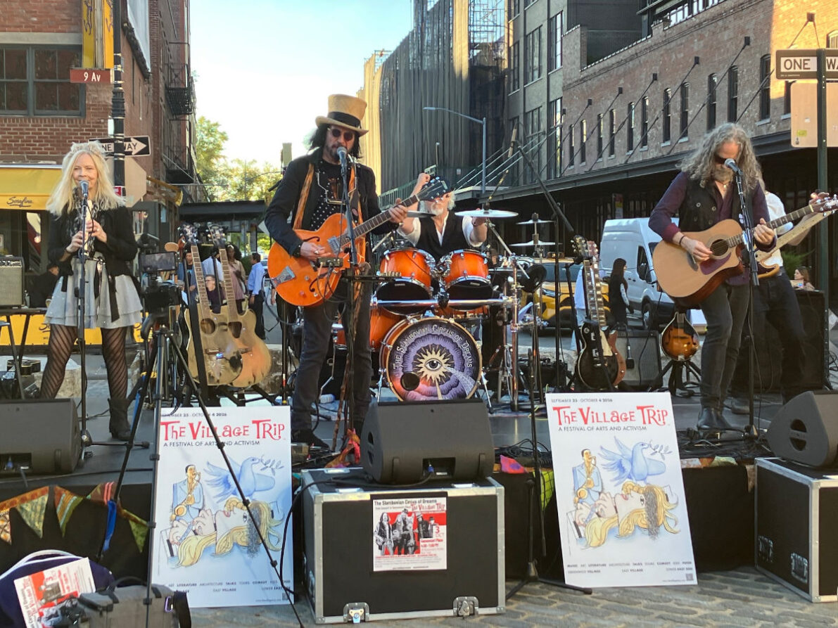 39 The Slambovian Circus of Dreams in Gansevoort Plaza (Cliff Pearson)