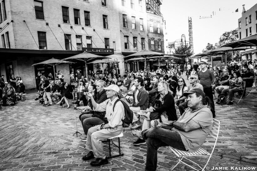4 Gansevoort Plaza -Chilling out
