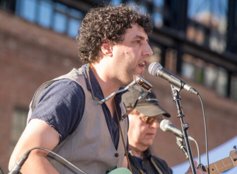 43 Jacob & David Bernz in Gansevoort Plaza (Rob Helman)