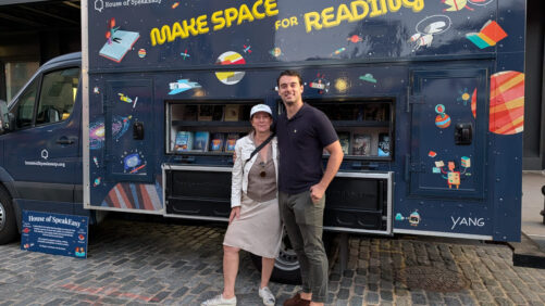 44 The House of SpeakEasy Bookmobile visits Gansevoort Plaza (Liz Thomson)